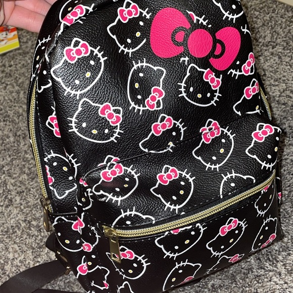 Hello Kitty Mini Backpack NWOT - Picture 3 of 6